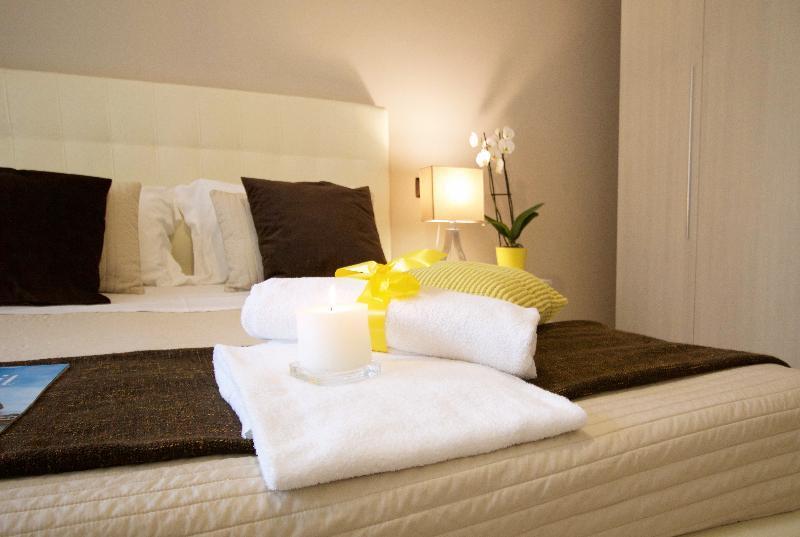 Hq Aparthotel Milano Inn - Smart Suites Cinisello Balsamo Exterior foto
