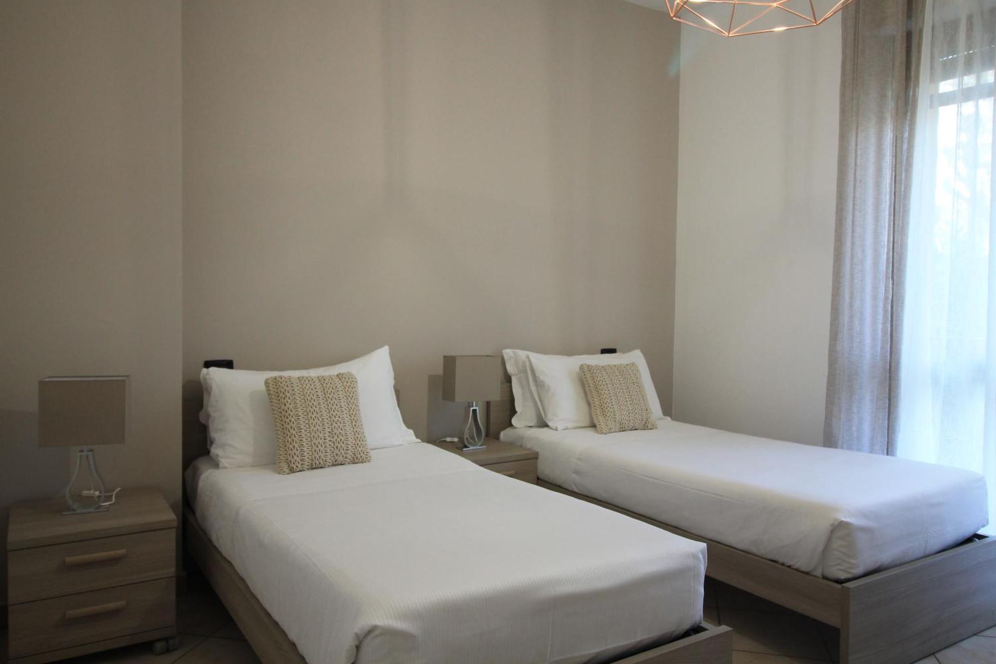 Hq Aparthotel Milano Inn - Smart Suites Cinisello Balsamo Exterior foto